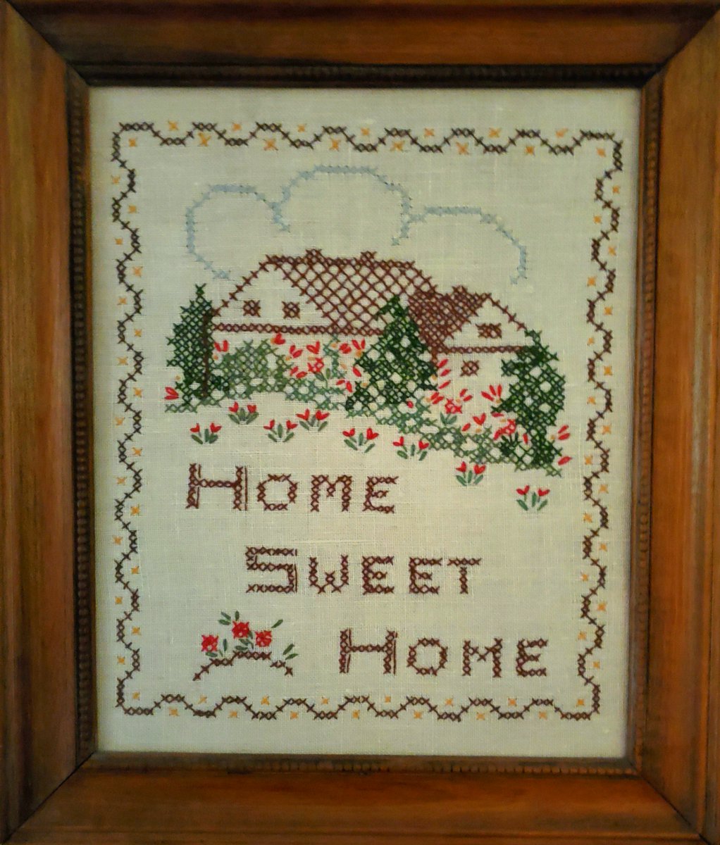 JoyNealKidney's tweet photo. 4-H project, age 14, 1958.
Refinished the frame, worked the cross-stitching.
#homesweethome #4Hproject #PennGwens4Hclub #madisoncountyiowa #refinishingwood #crossstitching #teenager #oldcreameryroad #growinguponafarm #farmgirl #sewing #hobby #dexteriowa https://t.co/0RfC1HL9B0