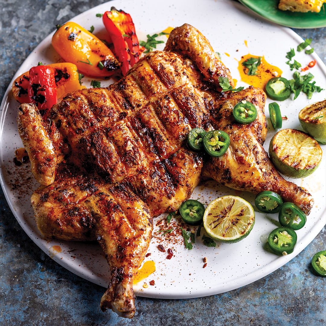 Fresh_Living's tweet photo. Make it Fresh Challenge: 🍗Spatchcocking edition🍗
Spatchcocking (flattening) a whole chicken may look like hard work, but we’re here to help you master this skill. See just how easy it is: https://t.co/IHdf2PNWr0
#makeitfresh #freshliving #spatchcock https://t.co/VmpQIQrtd8