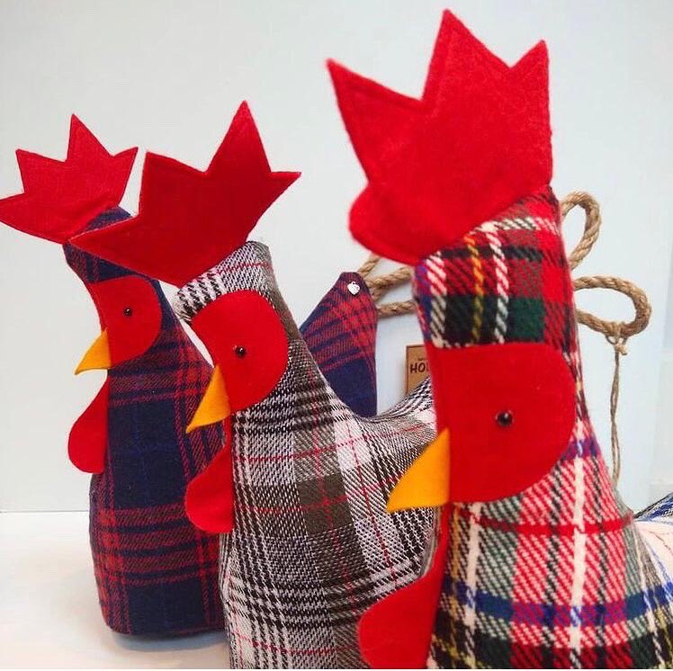 MargotHartley's tweet photo. Just some of the talented Artists & Artisans At Stockbridge Contemporary Craft Fair 2022. #stockbridgetownhall #contemporarycraftfair
#Jewellery #knitwear #leatherwork #glassart #woodcraft #soaps #handmadeclothing #millinary #ceramics #watercolour #art #artists #artisans https://t.co/MHFHakJbsh