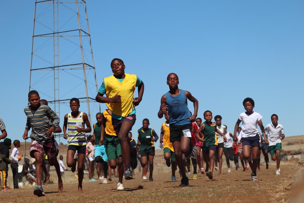 MECTateMakgoe's tweet photo. Over 300 learners are gathered in the Xhariep District today at the schools Chess and Cross Country finals #Dlalantombazane #dlalamfana https://t.co/us003J5U9H
