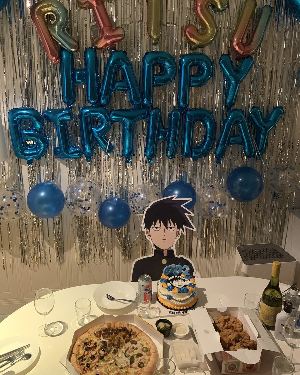 HBDritsu's tweet photo. 💙🎉리츠야 생일축하해!!!!!🎉💙
#생일을손에넣었기때문이야
#影山律生誕祭2022
#影山律誕生祭2022

*리츠군은 미성년자인 관계로 콜라를 마셨습니다 https://t.co/1M23Pj1Eyz