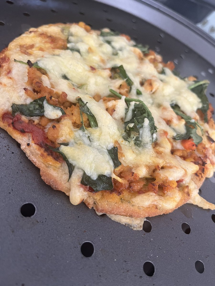 pardeep19922328's tweet photo. Left over Naan Bread turned into keema and spinach pizza 🍕 for lunch

Best way to use 😋 #saturdaykitchen #cookwithme Easy recipes #getcreative #FoodieBeauty #chefkaur #keepcalmeatpizza @SaturdayKitchen @sat_jamesmartin https://t.co/0oHyAX1Voc