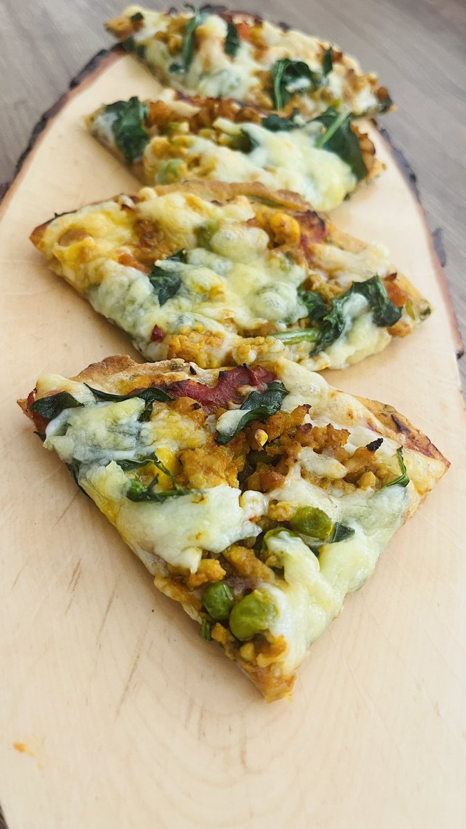 pardeep19922328's tweet photo. Left over Naan Bread turned into keema and spinach pizza 🍕 for lunch

Best way to use 😋 #saturdaykitchen #cookwithme Easy recipes #getcreative #FoodieBeauty #chefkaur #keepcalmeatpizza @SaturdayKitchen @sat_jamesmartin https://t.co/0oHyAX1Voc