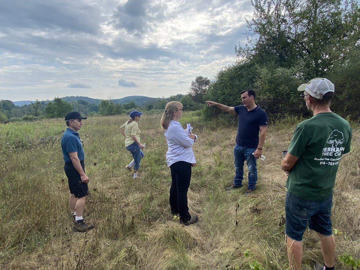 Byrne4NY's tweet photo. Another beautiful morning meeting and speaking with constituents at our #TrailblazingwithByrne event in #PattersonNY.
Special thanks to Patterson Town Supervisor Rich Williams for attending and participating in the discussion… https://t.co/10LIhBmOOg