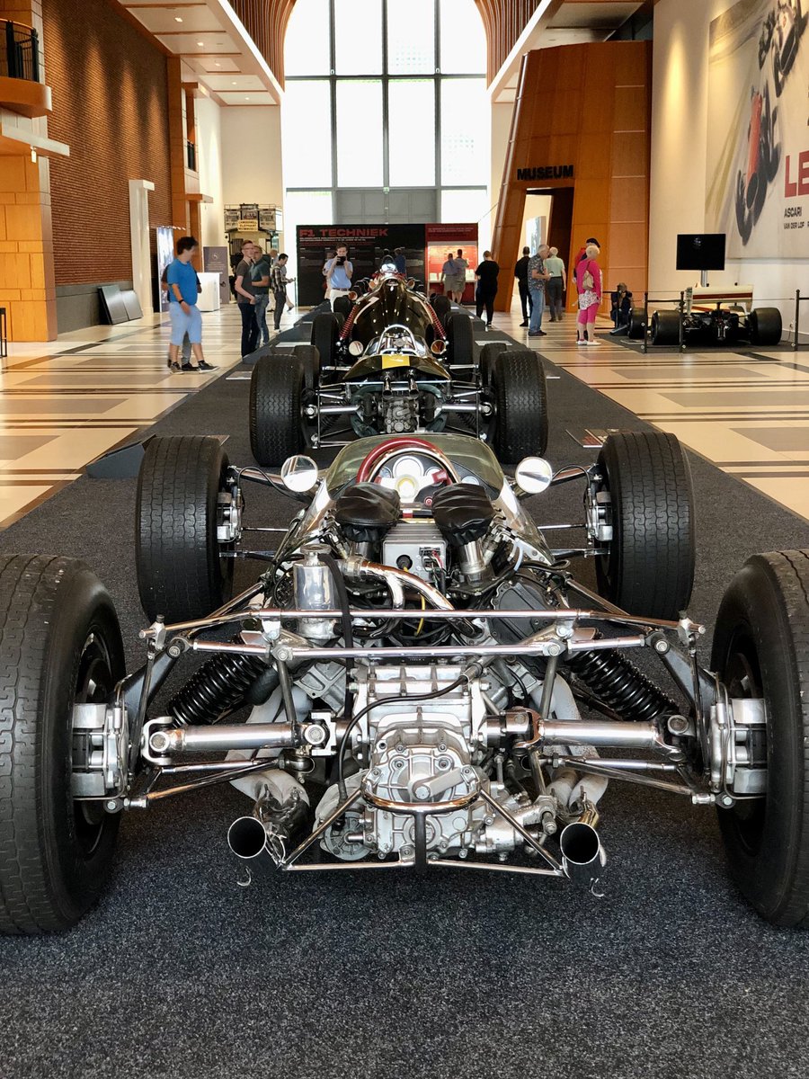 ArjanWeststrate's tweet photo. Prachtige F1 Legends expositie bij ⁦@louwmanmuseum⁩ #ascari #fangio #hill #boutsen https://t.co/QTWhg7fuop