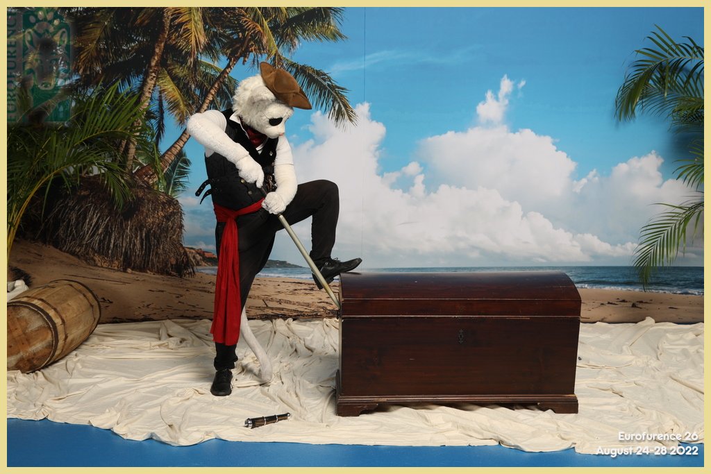 EF FursuitPhotoshoot tweet media