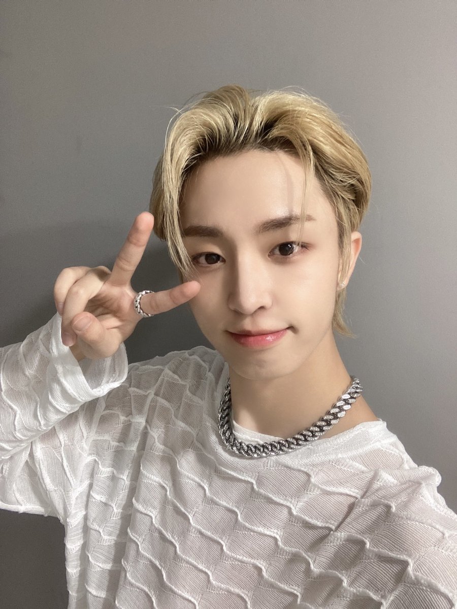 Leehakn's tweet photo. I know that BOAT were enjoying our stage as well today. You might be wondering how could I guess so? It's because I can hear the fan chants clearly today, you guys were so on fire that I couldn't help but being passionate about the stage too. Thank you for today! Ily BOAT. https://t.co/jgT7pjGGpn
