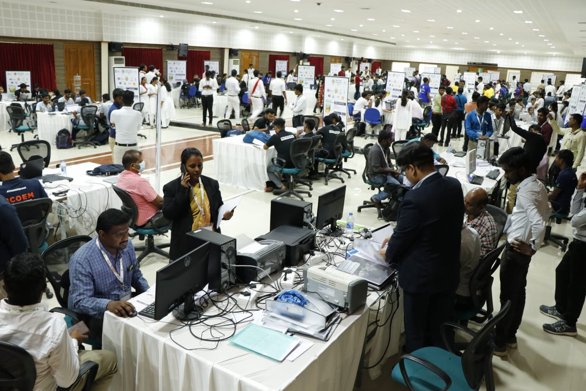 mhrd_innovation's tweet photo. Smart India Hackathon Hardware Edition in full swing across 75 nodal centres. 

#SIH2022 is making a tectonic shift in inculcating the culture of innovation and product development at grass roots level.
@DDNewslive @DDNational @EduMinOfIndia @AICTE_INDIA @SIH2022_MIC https://t.co/peBkuHbBud