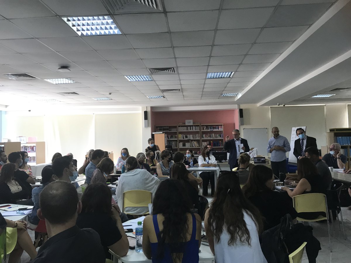 MMalifarges's tweet photo. #formaflec au #secondaire 2ème jour de pré-rentrée avec des formations #Wellbeing et #différenciation en français, en arabe et en anglais @4GENERATIONS4Ed @LfiDubai 🌴 @ReseauAFLEC @mlfmonde https://t.co/CKB7wqLusW