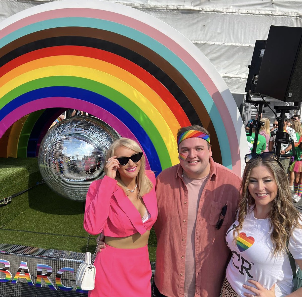 Great to see <a href="/KatiexMcGlynn/">Katie McGlynn</a> and <a href="/LeeABennett/">Lee Bennett</a> out at <a href="/ManchesterPride/">Manchester Pride</a> today! Sooo sunny out here 🌈🌈 #manchesterpride