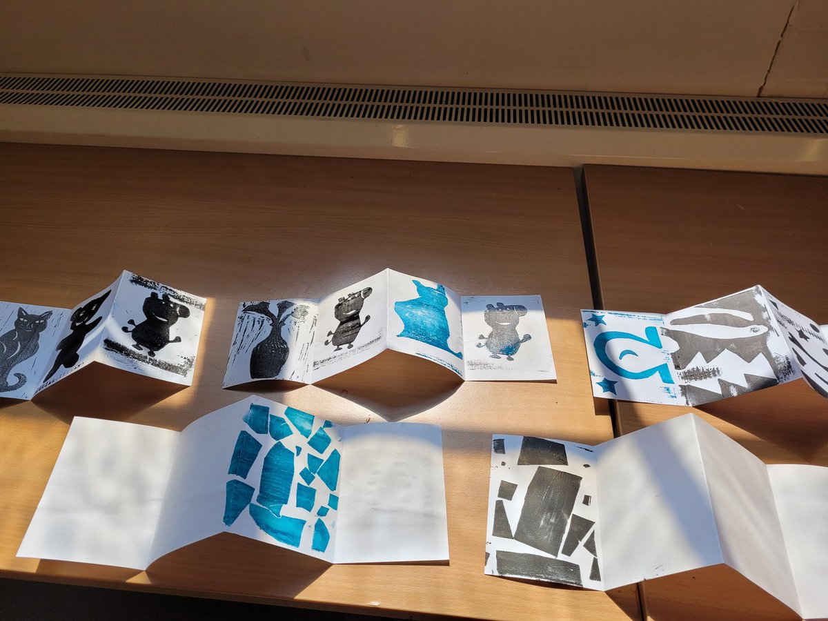 KatherineDun's tweet photo. Some beautiful print books being created @UlsterMuseum today inspired by the Bloomsbury:A Collective exhibition with Omega workshop designs from @TheCourtauld https://t.co/cPUkgDIOkW