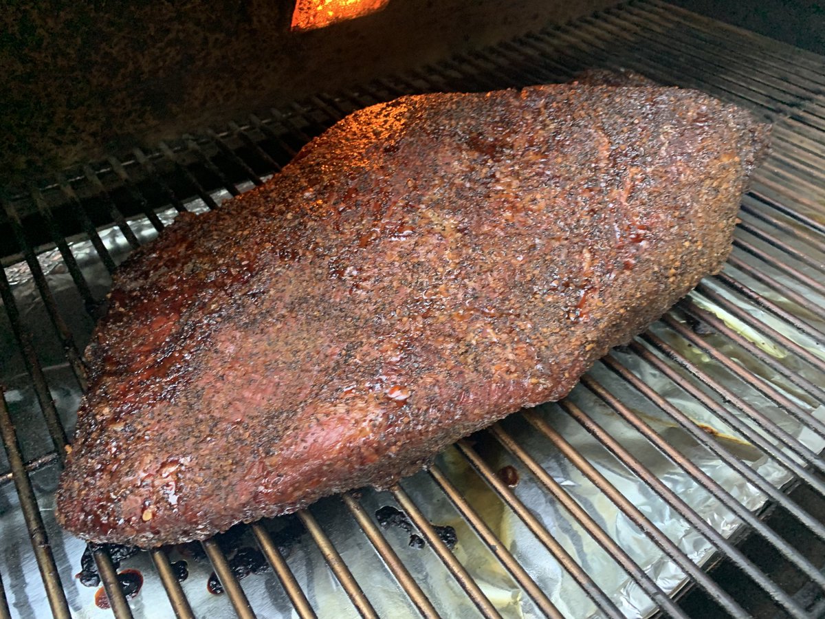 cookwithwes's tweet photo. 8 hours into an overnight brisket cook at 225° on my @recteq_official #RT700. could there be a better way to celebrate the weekend in our new North Carolina home?! #BBQlife #BackyardBBQ #brisket https://t.co/84b32hi9Mx