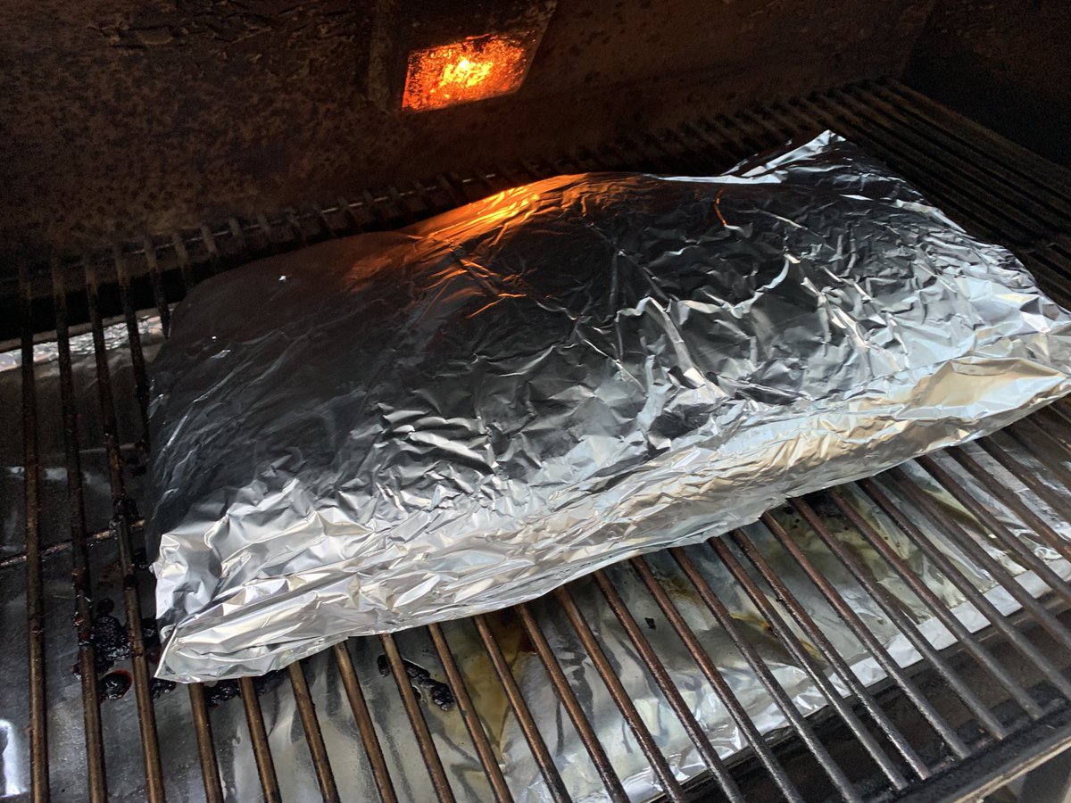 cookwithwes's tweet photo. 8 hours into an overnight brisket cook at 225° on my @recteq_official #RT700. could there be a better way to celebrate the weekend in our new North Carolina home?! #BBQlife #BackyardBBQ #brisket https://t.co/84b32hi9Mx