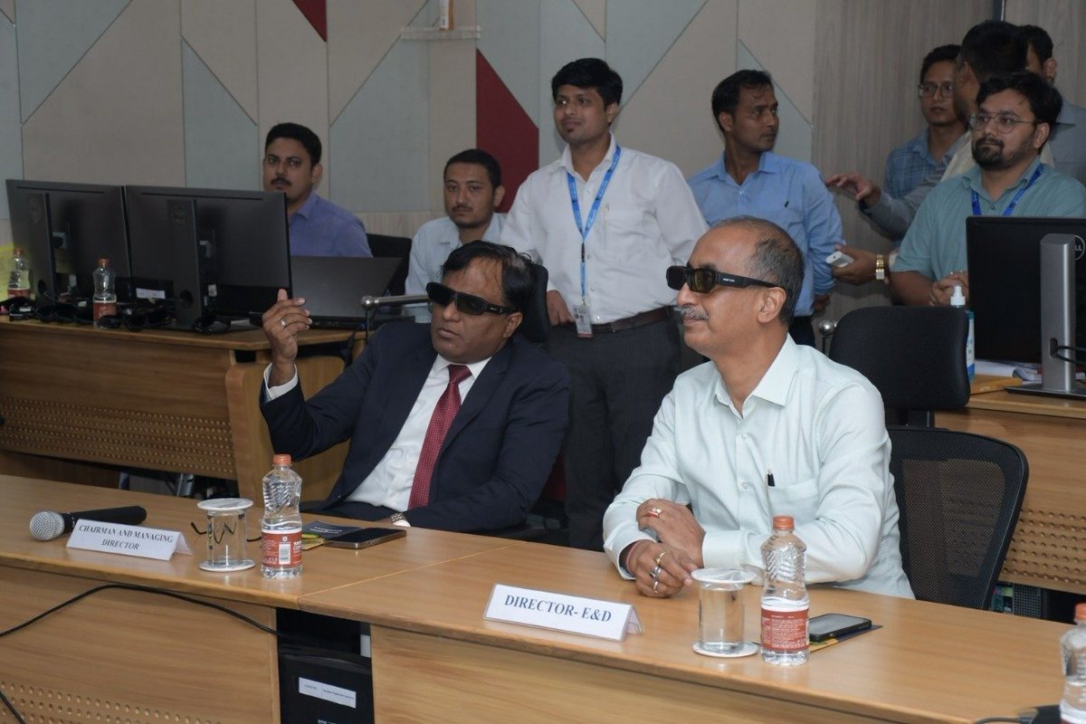 OilIndiaLimited's tweet photo. In his address to executives, Dr Rath reiterated the need to work together with renewed vigour & give our 10% extra towards the common vision to secure energy for the nation. He admired the hard work out in by OilIndians and the rich legacy of OIL. #oilindia #secureenergy https://t.co/Dqk23Usgnv