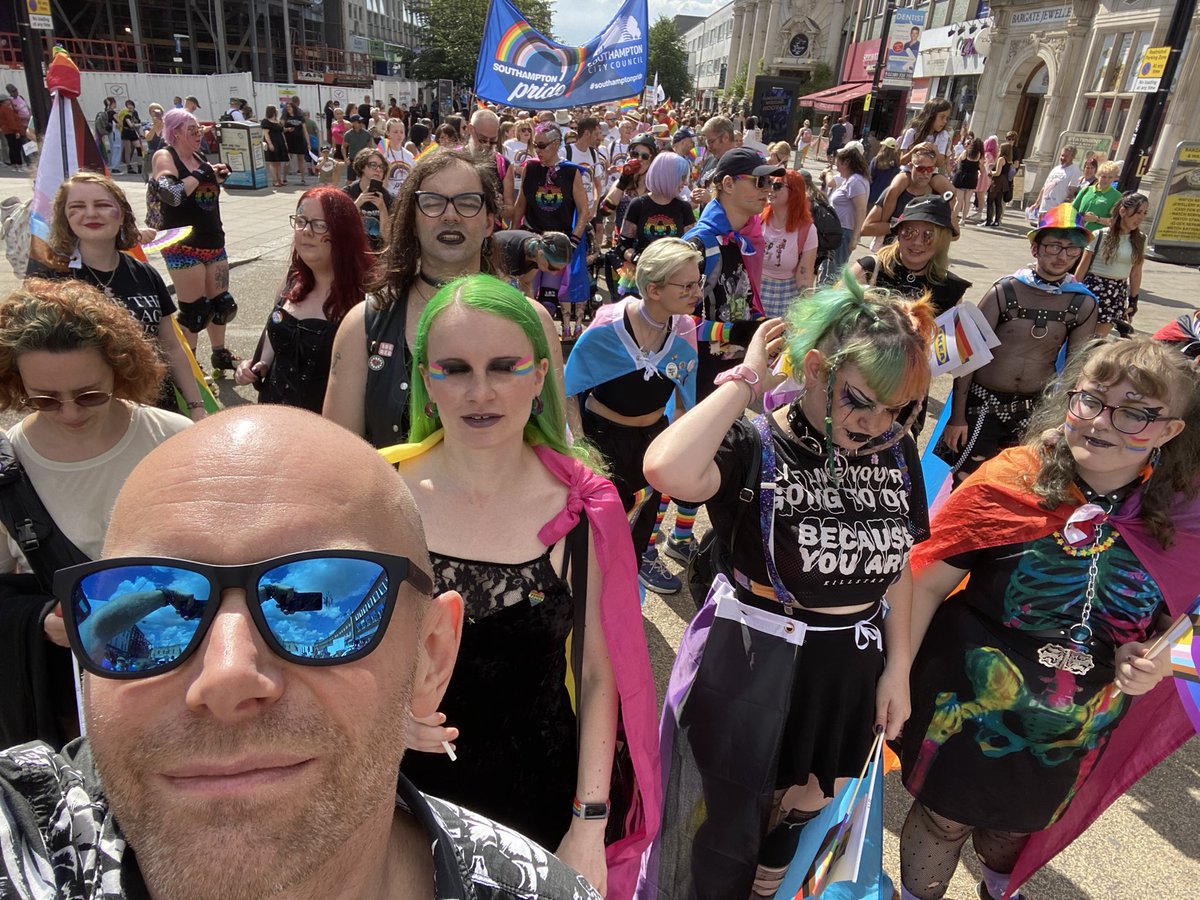 Queer Alternative tweet media