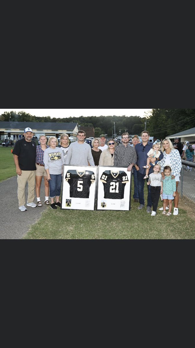 CoachRice1231's tweet photo. Special night to be able to get my high school jersey retired alongside my older brother. Thank you to everyone who helped make this night happen. https://t.co/aQUCFtn9xe