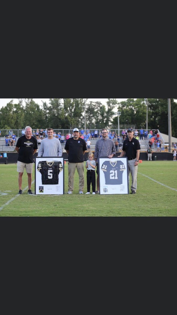 CoachRice1231's tweet photo. Special night to be able to get my high school jersey retired alongside my older brother. Thank you to everyone who helped make this night happen. https://t.co/aQUCFtn9xe