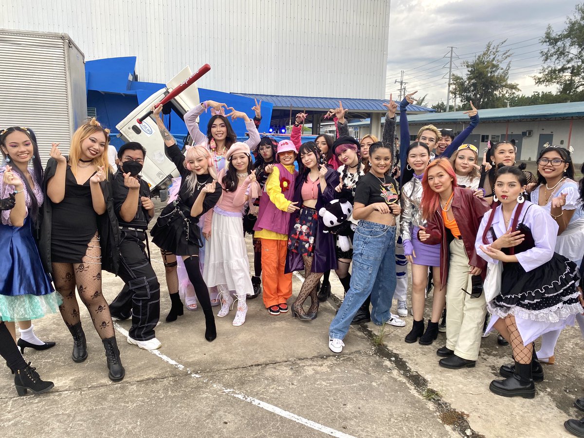 thehaus_thfa's tweet photo. The long wait was over!

The Haus before proceeding with their runway fashion show for MCL Freshmen Treat: Frosh Breeze 2022, yesterday, August 26, 2022. 

#TheHausResurgence 
#MCLWelcomingWeek
#WelcomeMalayans
#MCLFreshmenFeast
#FroshBreeze2022 https://t.co/h4tpDIm8UC