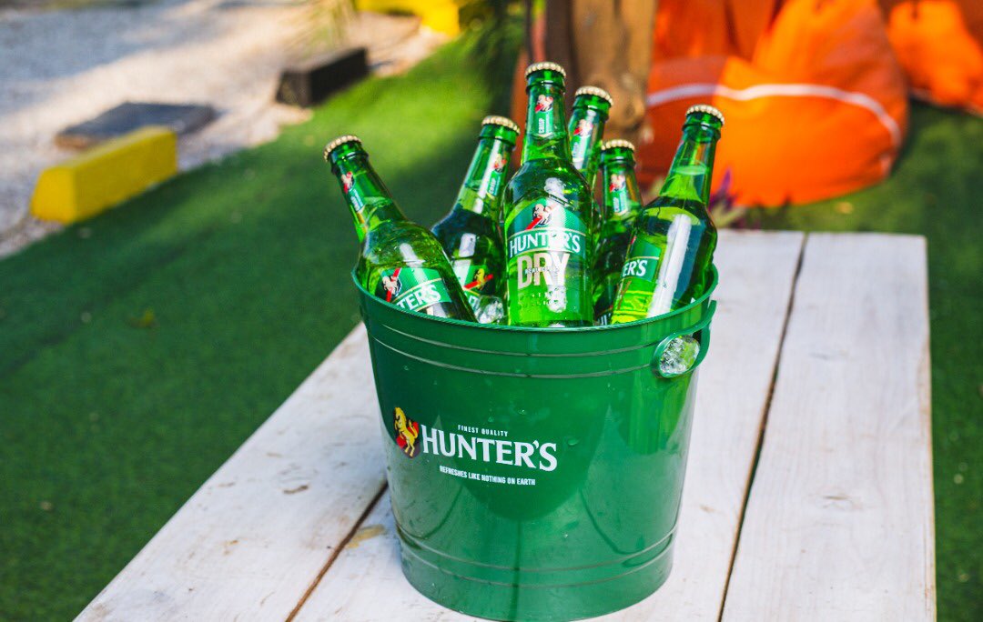 SeventeenZm's tweet photo. A cider bucket a day keeps the reality at bay 😌
Grab yours for only k180 at Seventeen restaurant 📍
#seventeenZm
#WeekendHappyHour
#theperfectplacetounwind https://t.co/h8891hG8M1