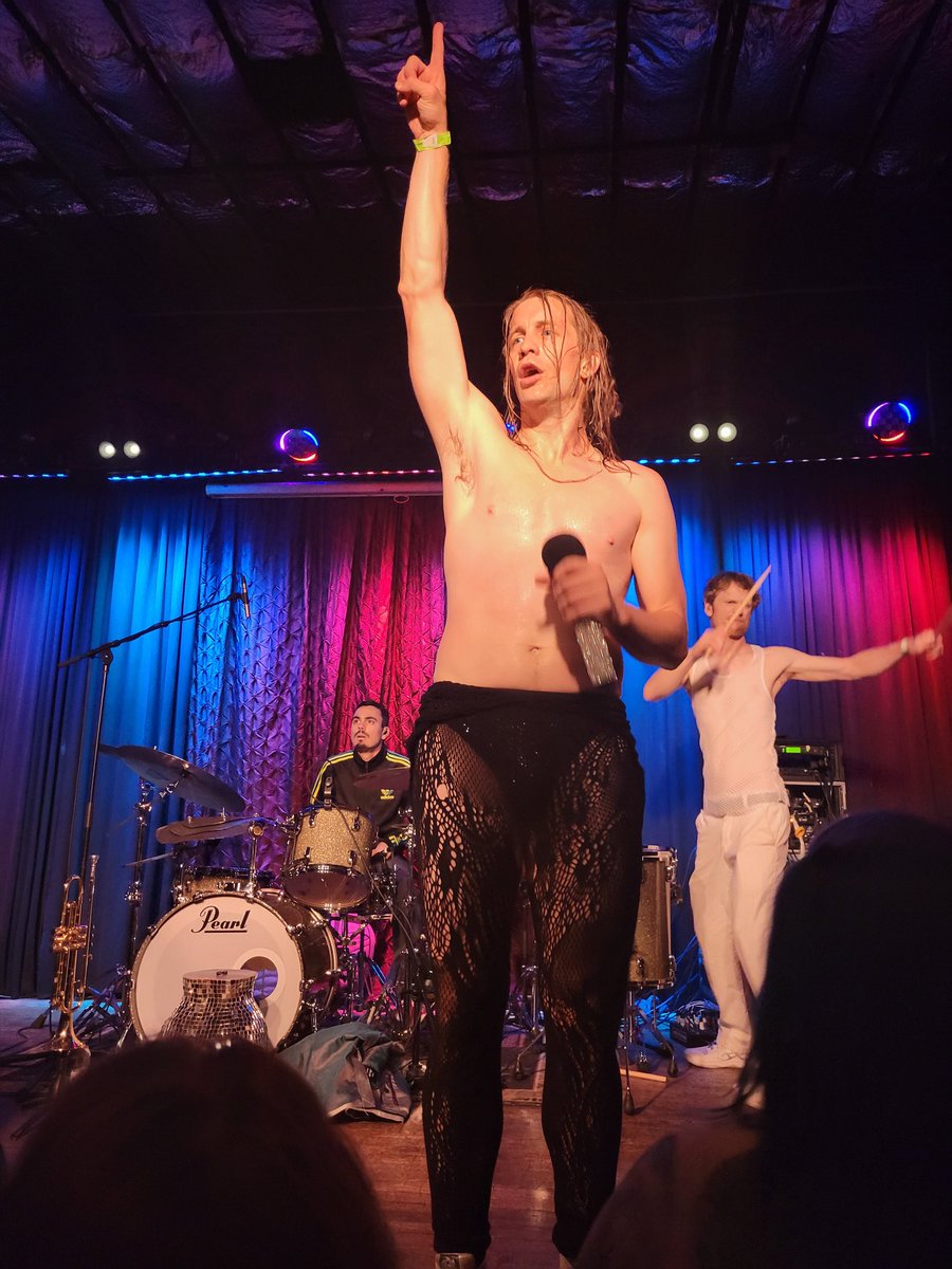 SweetPetiteMom's tweet photo. If you have never experienced #planetbooty then please do so. This was my 3rd time seeing them perform and it is always an experience https://t.co/yAWttnr5AA