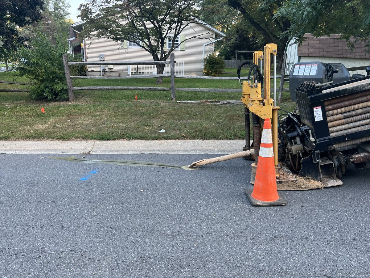JestingJess's tweet photo. @311MC311 this is on Ambergate Ct in Gaithersburg, MD. Can someone please come out as soon as possible to clean up? This is a health hazard. This is a Potomac Edison vehicle or contractor vehicle who is doing work in the area. @MontgomeryCoMD https://t.co/vXZnFpzGYm