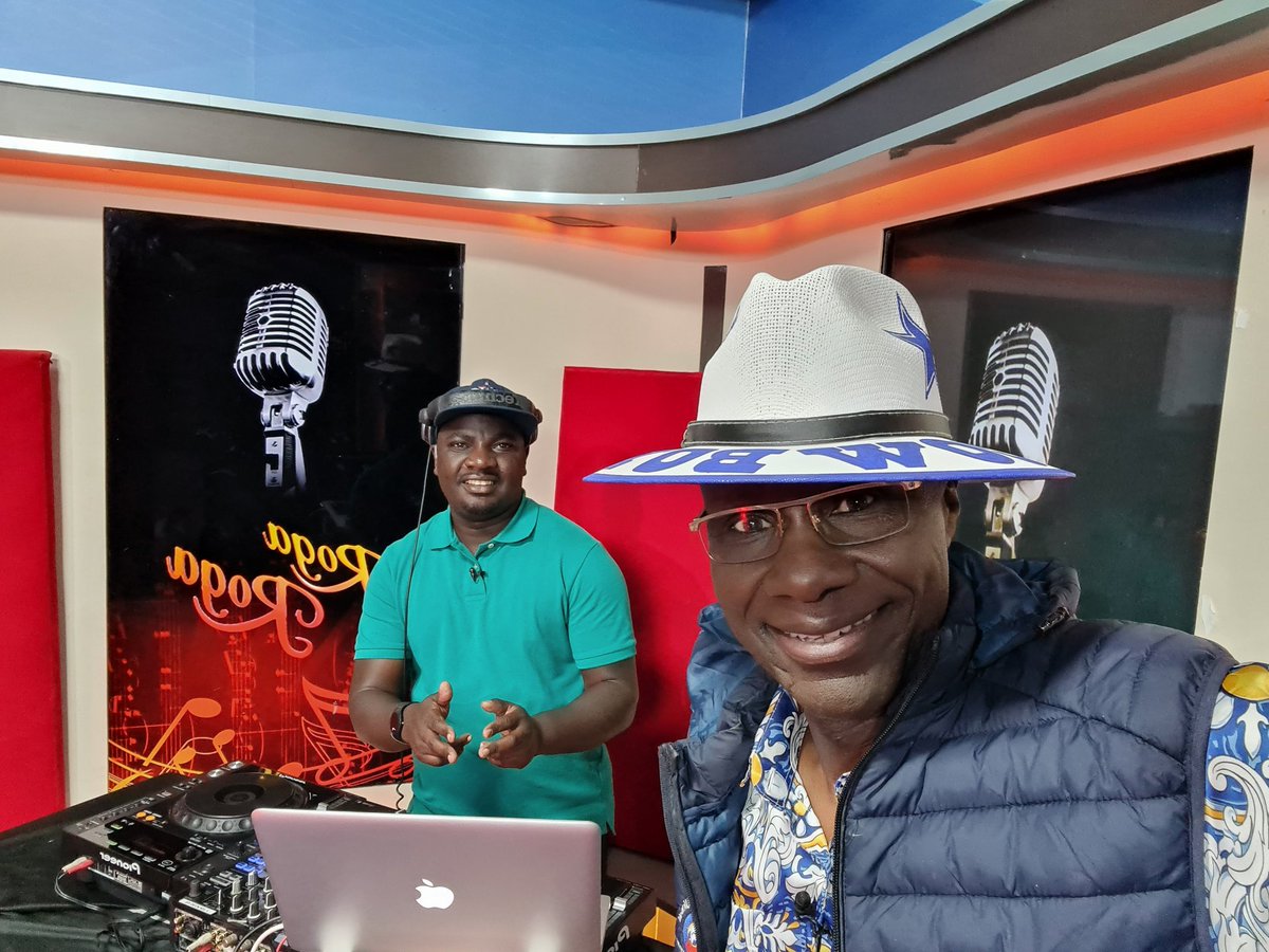 fredomachoka's tweet image. It's #RogaRoga time on @citizentvkenya NOW! Join me alongside super Dj @DJVIC_R for Rhumba like no other. Setting us off is none other than Jossart Nyongo with Zaiko Langa Langa Nkolo Mboka. Which other song makes you happy?