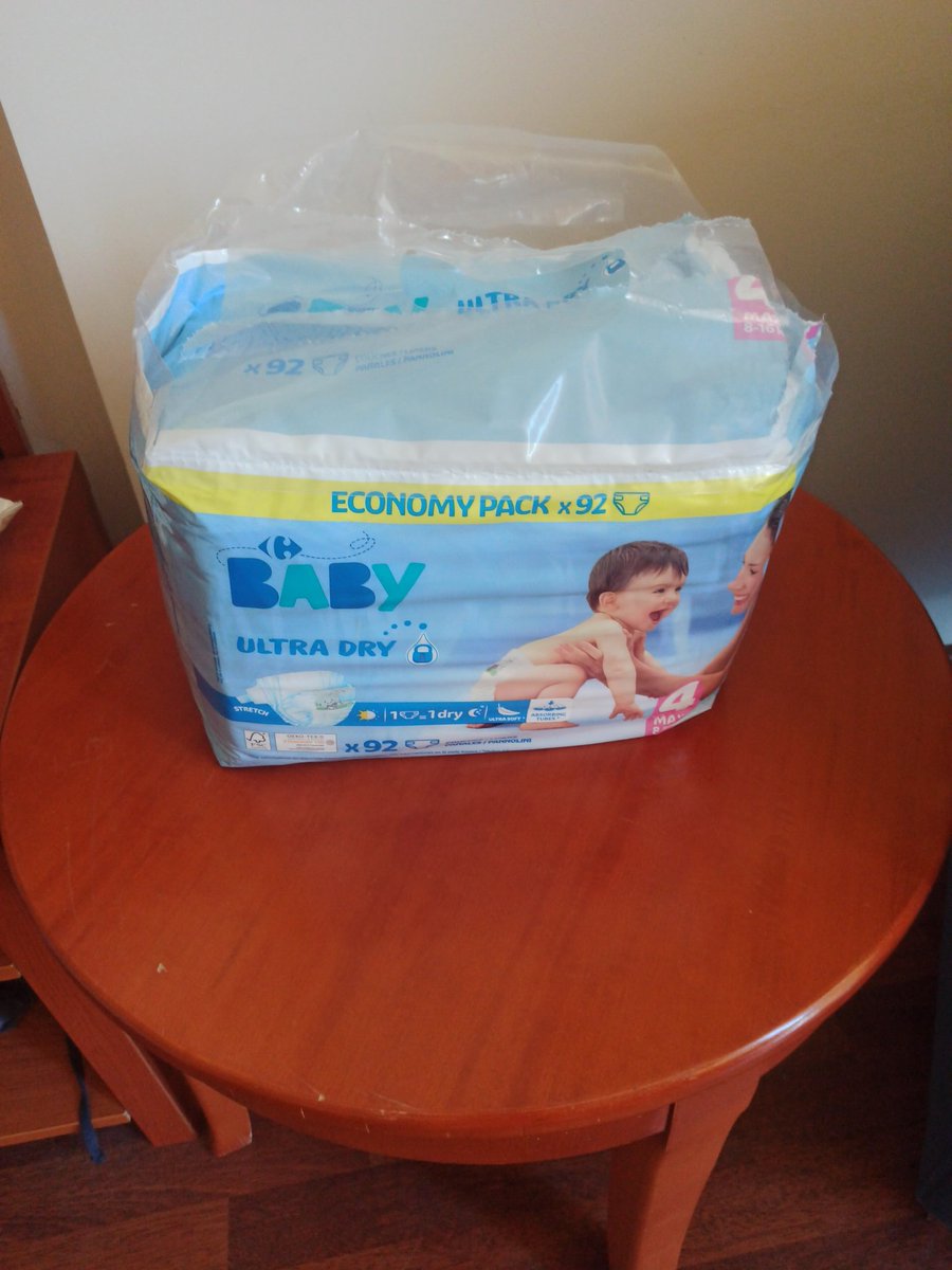 renaasecas's tweet photo. Hola @CarrefourES , acabo de comprar este paquete de pañales para mi hija y la sorpresa al abrir los es q vienen todos mojados en el interior! Después de perder 30 min de mis vacaciones intentando contactar con alguien la respuesta es 0, sois unos sinverguenzas https://t.co/nAAqpLifLp