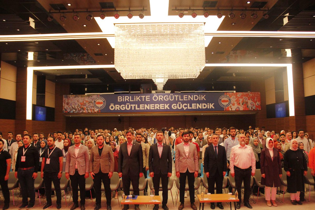 mstemrebalci's tweet photo. Azim, Sebat ve İstikamet parolasıyla bir araya geldiğimiz 6. ADEM Türkiye Buluşmamızı ülkemizin farklı üniversitelerinden gelen kulüp başkanı ve yöneticisi arkadaşlarımızın katılımıyla gerçekleştiriyoruz.

@gencmemursen 
@ADEMgenelmerkez https://t.co/jVVZYFJzlg