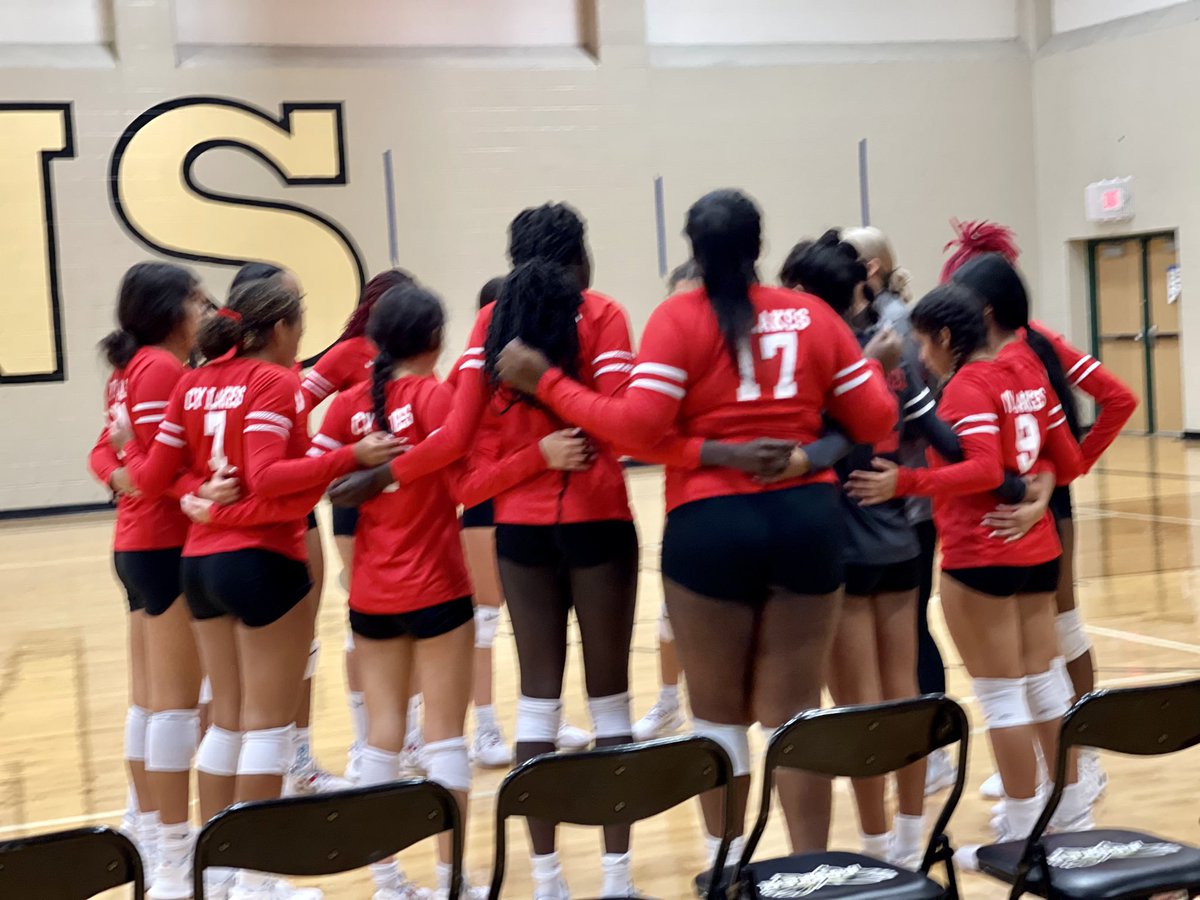 CyLakesVball's tweet photo. Our Lady Spartans are heading to the Bronze bracket today! First up, Klein Oak! Let’s do this thing, SPARTANS! #300 #letsgoLAKES #breakthebox @CFISDCyLakes @CyLakes_FB @CyLakesABC @CFISDAthletics https://t.co/5BVvOJb43X