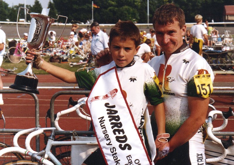 Retroglance7080 tweet media