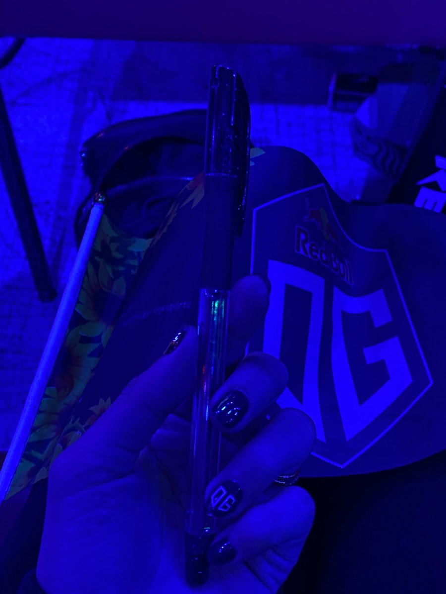 apyh22's tweet photo. Weeehoo! @thisisallencook borrowed my pen earlier.. So this is an OG PEN now!!! 🌻🤩@OGesports #DreamOG https://t.co/oATBj25izF