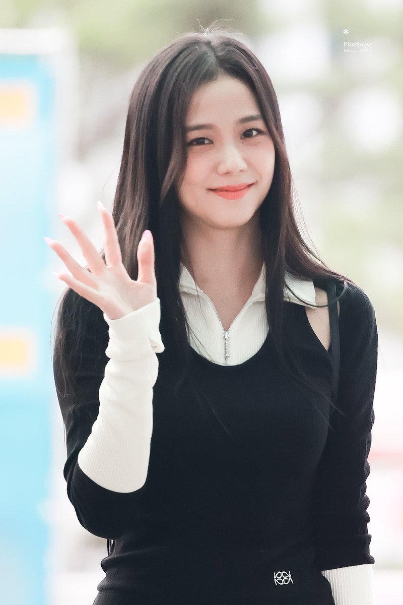 ғιrѕтѕnow❄️ tweet media