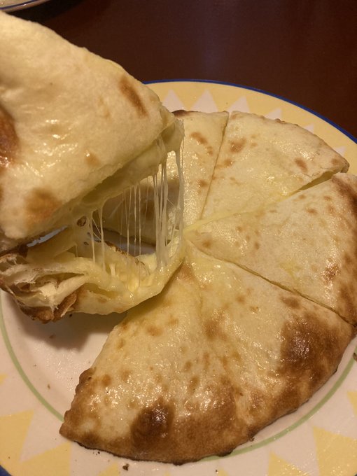 やぅとチーズナンにありつけたぜ。 