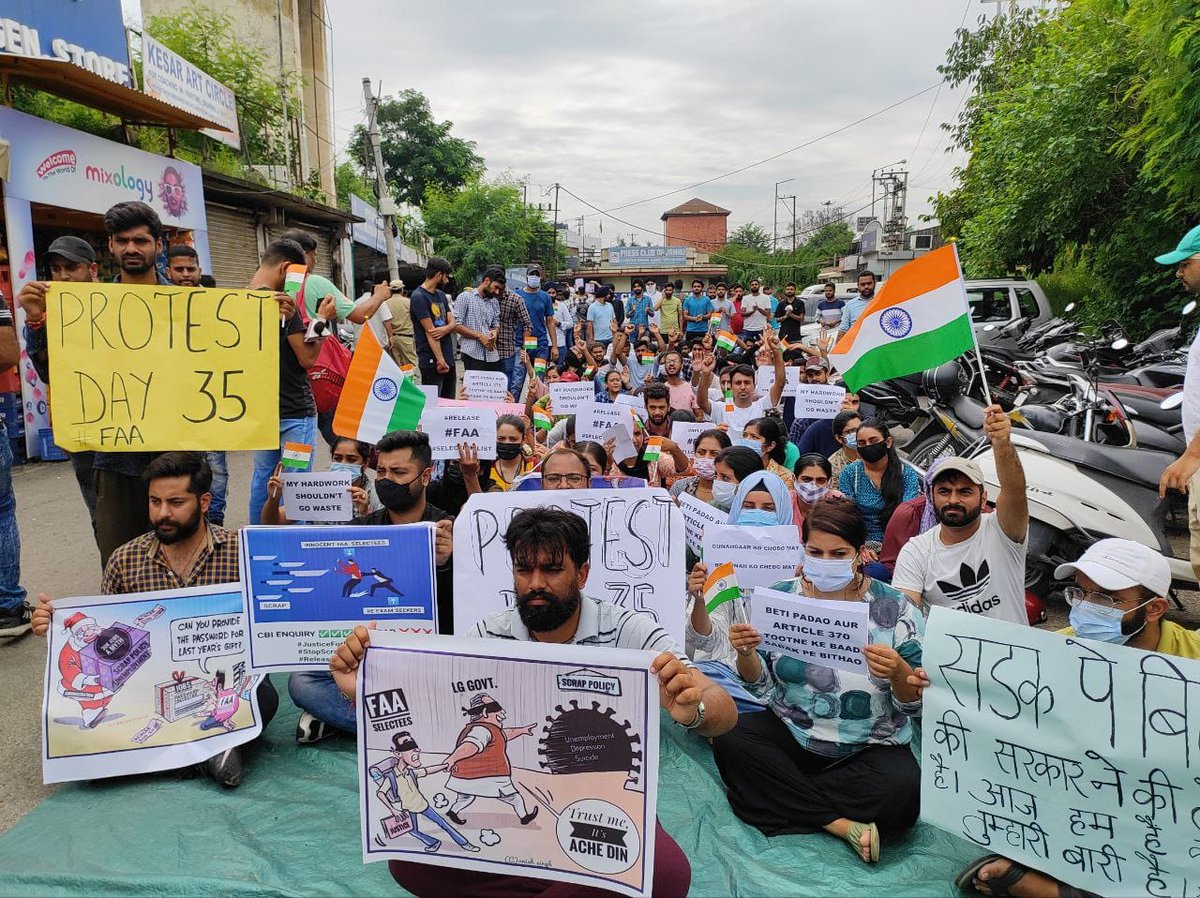 NikhilH83096195's tweet photo. @AzeetaQureshi @SaraHayatShah @farzana_mumtaaz @Politician_JK @DrSuneem @IAmErAijaz @shahyawar786 #JusticeForFAAMeritoriousCandidates
#JusticeForFAASelectees https://t.co/3QNT7mU0O4