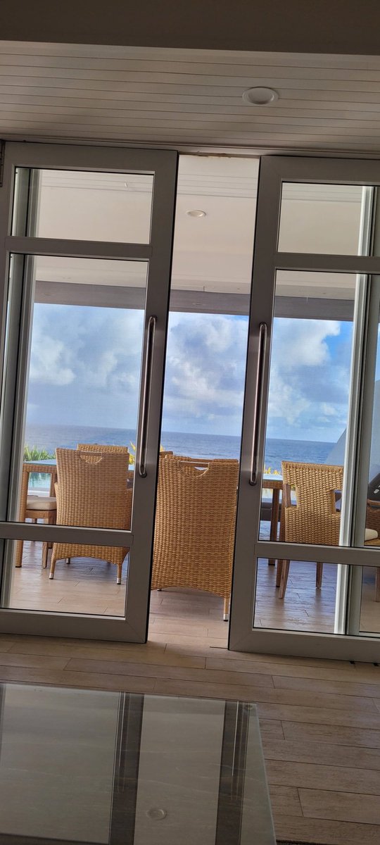 Nicberry246's tweet photo. My view! Happy Saturday ❤️ 😍😍 https://t.co/O5TFEKbTI5
