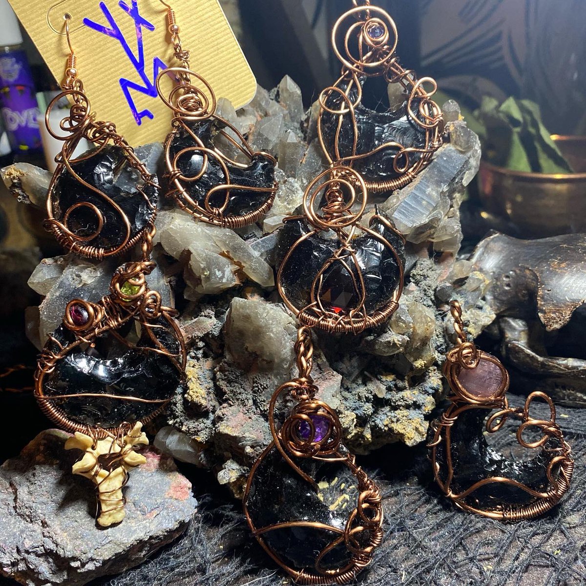 misshellcat's tweet photo. ✨Happy small business Saturday! Treat yourself to some handmade magick from https://t.co/Zii5p4AquR!💜✨ https://t.co/a3uD1gfekA