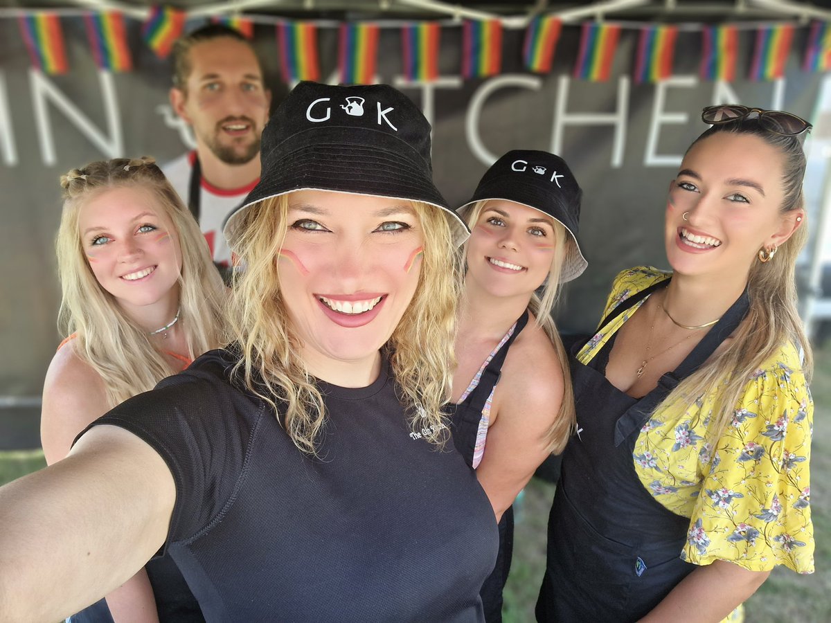 theginkitchen's tweet photo. Team GK ready for @prideinsurrey 2022 🏳️‍🌈🌈🏳️‍🌈🌈🏳️‍🌈🌈🏳️‍🌈🌈

#PRIDE https://t.co/xcYek6tkE2