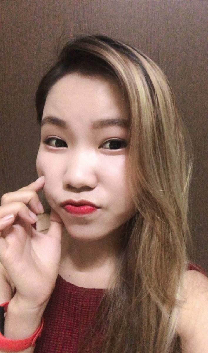 Anna99_streamer's tweet photo. Chubby chubby! 
Let’s squeeze 
#cute #cuteface #pretty #Beautiful #beauty #asia #korea #Vietnam https://t.co/lGOVCVWvvd