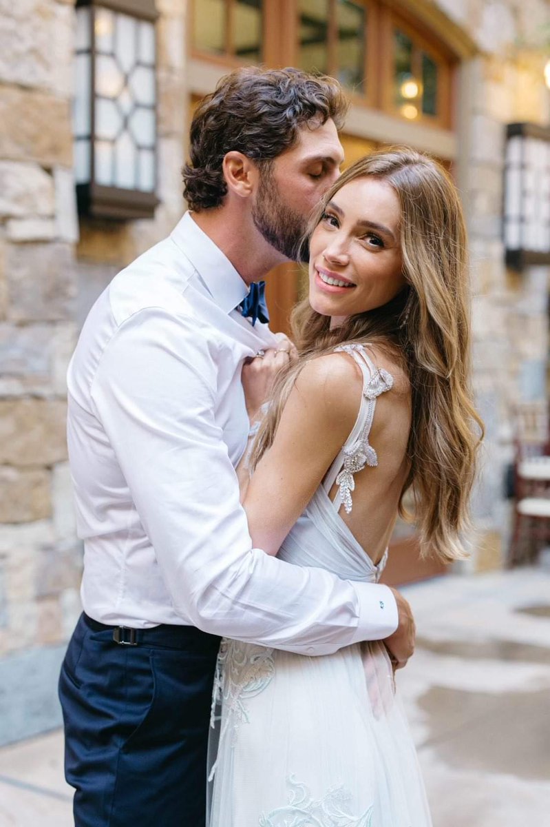 MarcoyMariaMODA's tweet photo. So in love with our brides from the US 🤍
#marcoymaria #mymbrides #noviasreales #realbrides #usbrides #americanbrides #whiteweddingdress #vestidodenovia #noviasconestilo #weddingphotography #tenerifemoda https://t.co/F5vlgqf9nR