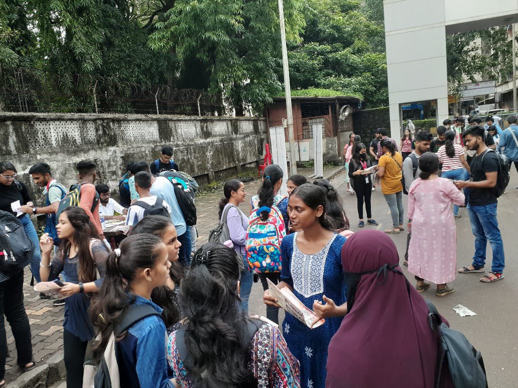 ABVPMumbai's tweet photo. As membership Campaign of ABVP reaches campuses students are registering in a huge number.

Few glimpses of the Membership Drive at K J Somaiyya Campus, Vidyavihar.
#JoinABVP https://t.co/GfQgIfxHzd