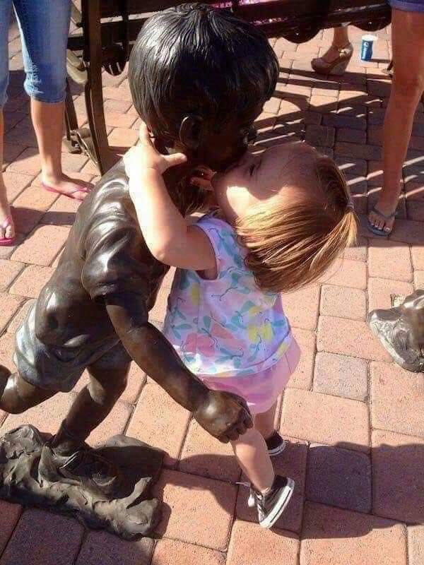 garivald45's tweet photo. Una bonita y feliz tarde para tod@s 👄❤😋👍😘🤣😜🐦🐣😅😉🌷 https://t.co/rkAEztjB0S