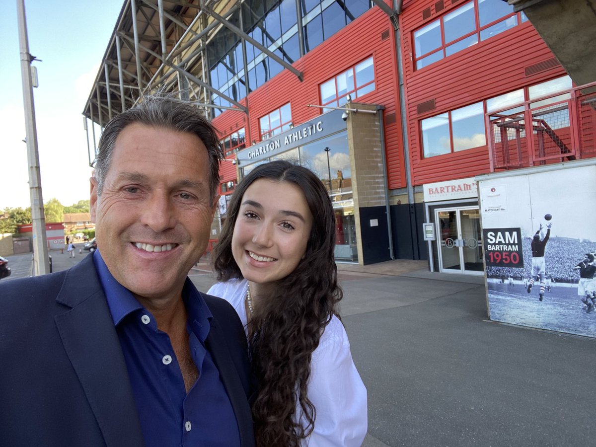 JasonMorgan1's tweet photo. Yes it’s true - this week I celebrated 30years at ⁦Charlton ⁩ and in the same week was my daughter’s first day, as she started her Saturday job - Wow I feel old !
Thanks for all the nice messages I received from so many people 😀 https://t.co/kezPHwarU1