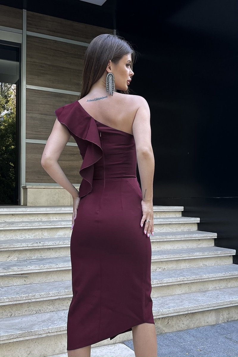 DrFashionUSA's tweet photo. 😍👗 This is your new go-to for a night on the town. This elegant one-shoulder dress has a ruffle that's sure to be the talk of any party.
👉️ https://t.co/1bp2kzXTl0
#straples #dress #fashion https://t.co/XFCyDp9ZJz