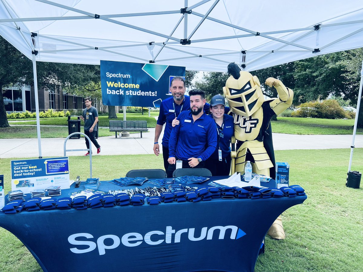 FlSito's tweet photo. Welcome back back 2022 students at UCF. Keeping students connected with the best back to school deals. #spectrum #BackToSchool #UCF #NorthCentral #Teamelite https://t.co/5g0DcH9hqh