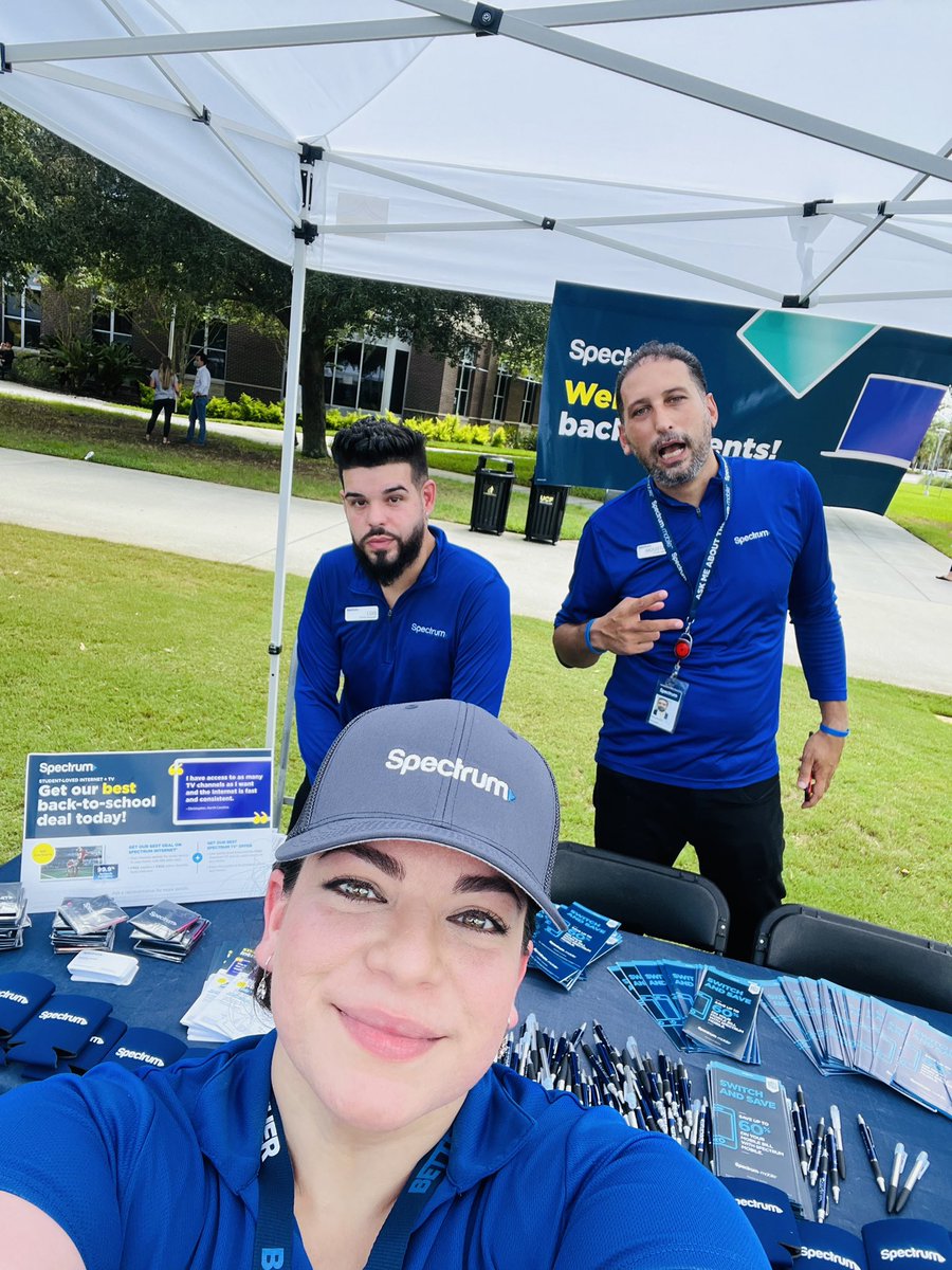 FlSito's tweet photo. Welcome back back 2022 students at UCF. Keeping students connected with the best back to school deals. #spectrum #BackToSchool #UCF #NorthCentral #Teamelite https://t.co/5g0DcH9hqh