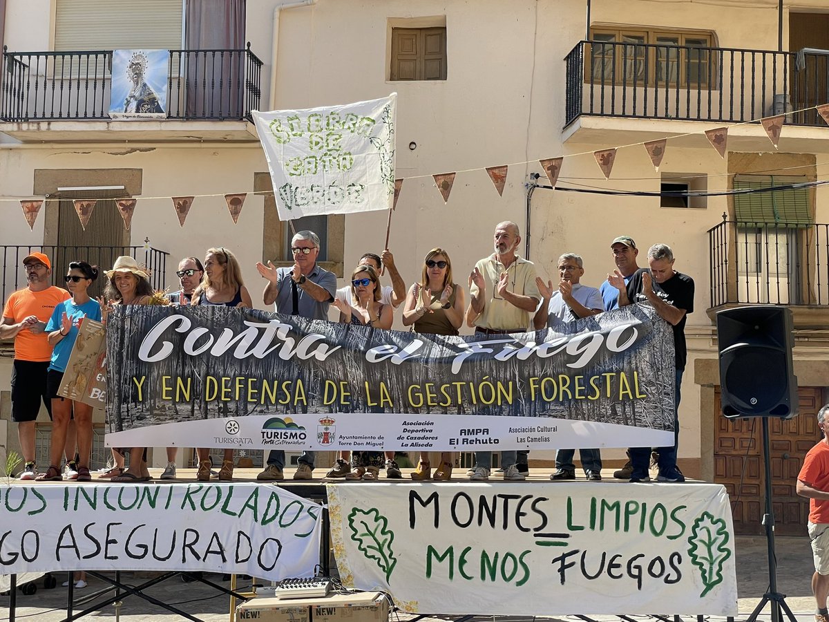 𝓔𝓼𝓽𝓪𝓷𝓲𝓼𝓵𝓪𝓸 𝓜𝓪𝓻𝓽𝓲𝓷 tweet media