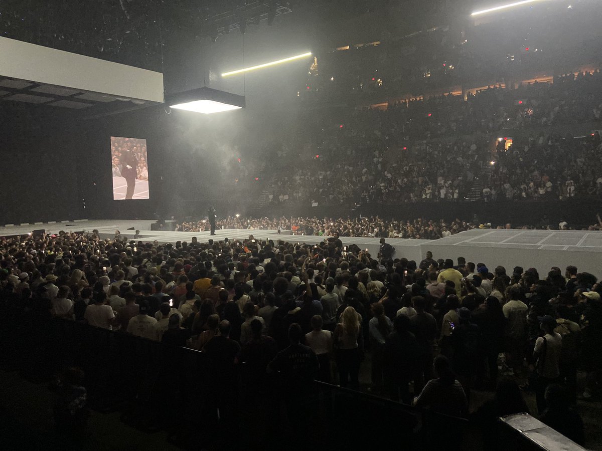 LucidSilverStar's tweet photo. Good show.
#KingsDead
#SilentHill
#MissMeWithTheBullshit
#BitchDontKillMyVIBE
@kendricklamar https://t.co/SSUBZYPpKz