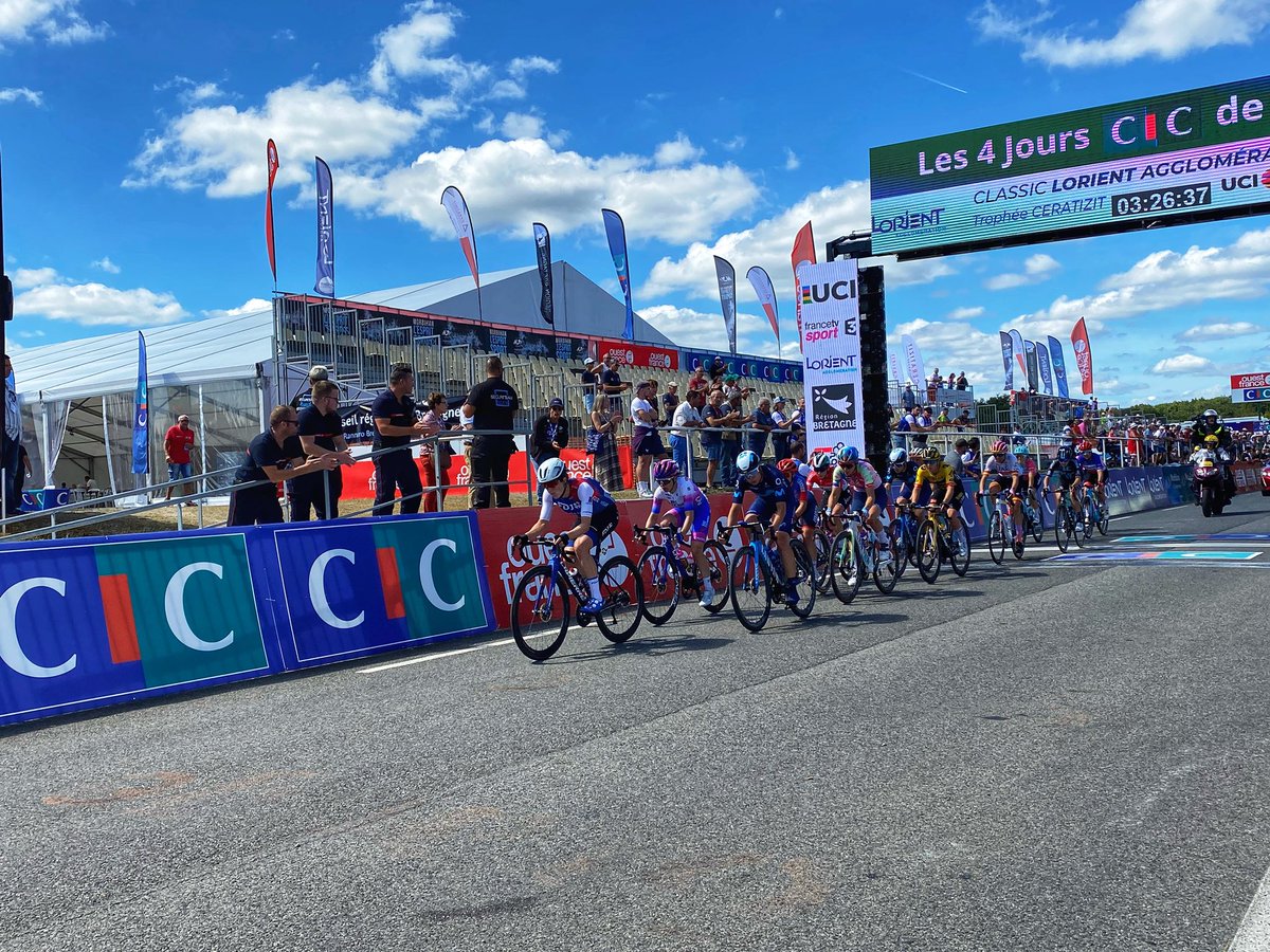 GrandPrixPlouay's tweet photo. Classic Lorient Agglomération - Trophée Ceratizit
🏁 15kms
🚴♀️🚴♀️ 15 échappées
.
1'20''
.
🚴♀️🚴♀️🚴♀️🚴♀️ Peloton
@UCI_WWT x @LorientAgglo x @Ceratizit_Fr
.
.
.
#UCIWWT #GPPlouay #classiclorientagglomeration #lorientagglomeration #CERATIZIT https://t.co/bQV2RO3TbL