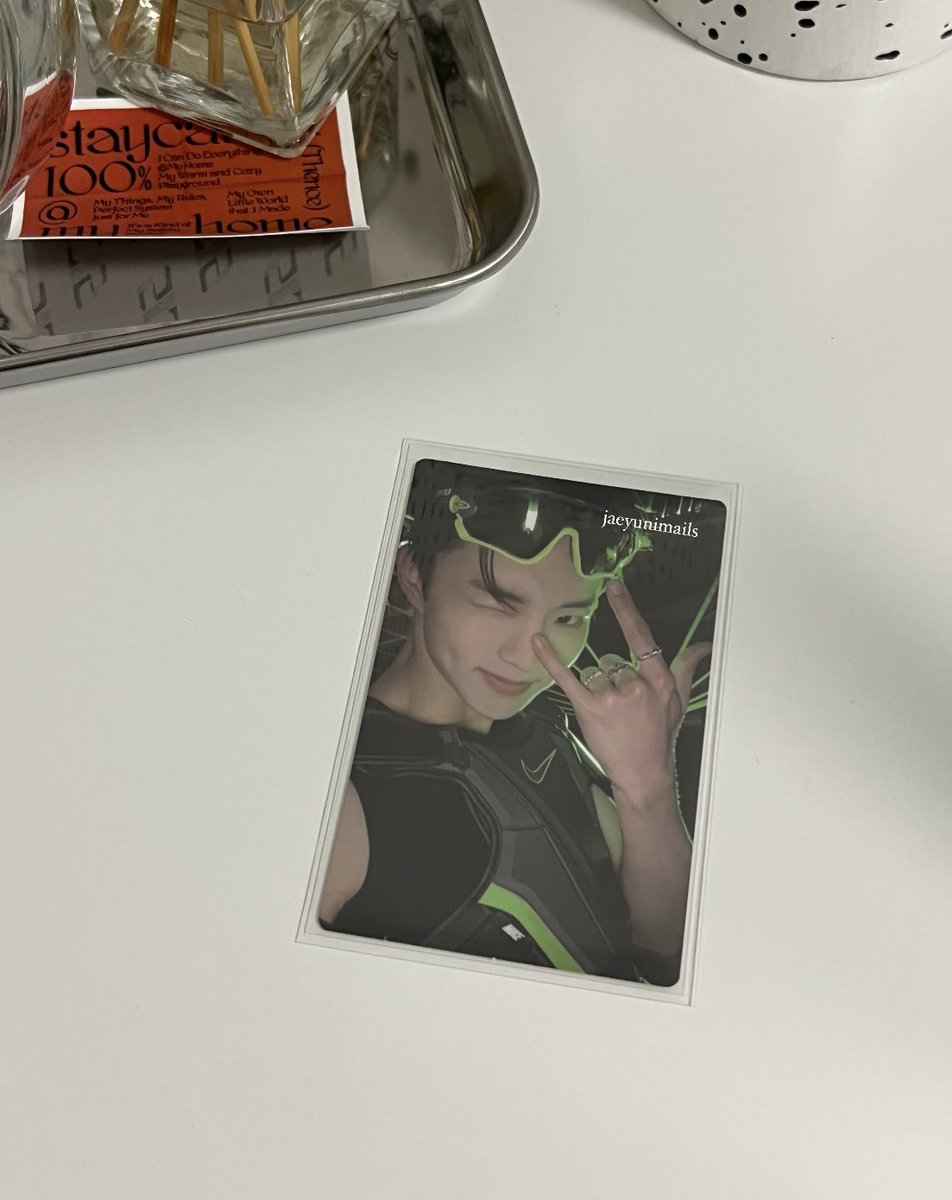 wts lfb ph 🫧🪷

     ✿ q byok — qyop ( not bidding )
         -  mint condi
         -  onhand
         -  payo or 2 weeks reservation 

𖥻 the boyz tbz changmin be your own king bracelet photocard pc