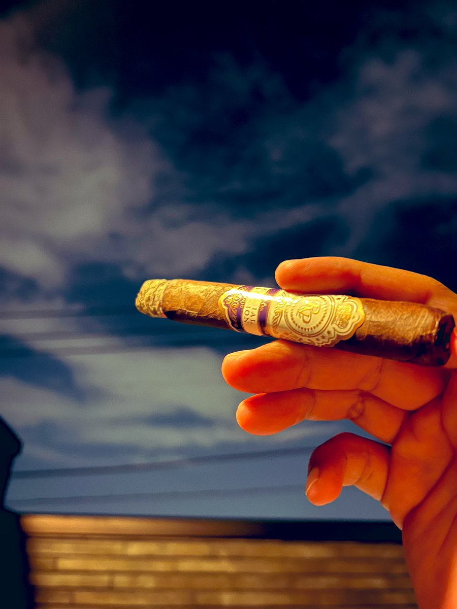 hiro_shi_05's tweet photo. ROCKY PATEL / ロッキーパテル スペシャル エディション コロナ ゴルダ

#ロッキーパテル 
#RockyPatel 
#葉巻 
#cigar 
#コロナ 
#ニカラグア https://t.co/LxfwHQ1HKw